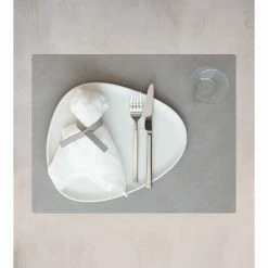 LINDDNA Tischset 35x45 Cm Rechteckig L Nupo Hellgrau 7 LINDDNA Tischset 35x45 Cm Rechteckig L Nupo Hellgrau -Schulte-Ufer shop 35x45 cm Tischset Square L light grey Nupo 3 600x600 ID328591 db5934067f7b489cd657b4c1c1a6cac3